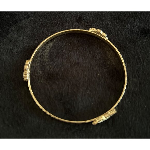 Vintage Gold Tone Bangle Bracelet With Leaf Detailing & Hammered Texture - Picture 2 of 4